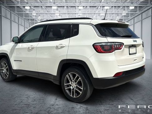 Used 2018 Jeep Compass Latitude w/ Popular Equipment Group FWD image 3