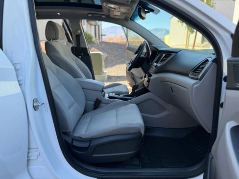 Used 2018 Hyundai Tucson Value AWD/4WD image 36