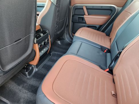 New 2026 Land Rover Defender 110 OCTA image 30