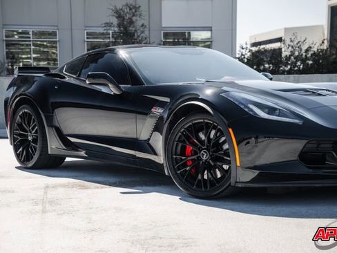 Used 2015 Chevrolet Corvette Z06 w/ 3LZ Preferred Equipment Group image 41