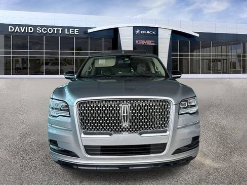 Used 2023 Lincoln Navigator L Reserve AWD/4WD image 2