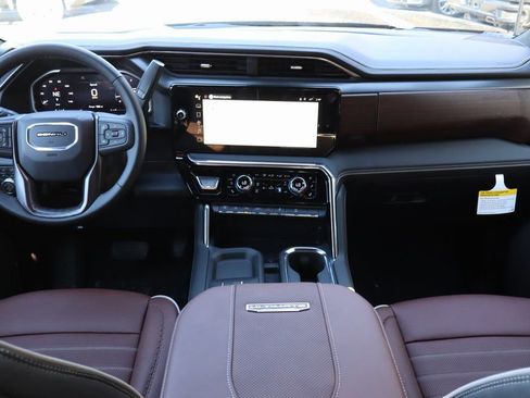 New 2026 GMC Sierra 2500 Denali Ultimate w/ Max Trailering Package image 11