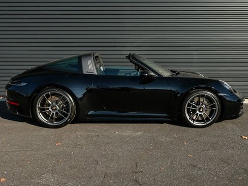 Certified 2024 Porsche 911 image 25