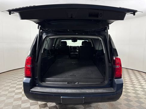 Used 2019 Chevrolet Suburban Premier AWD/4WD image 25