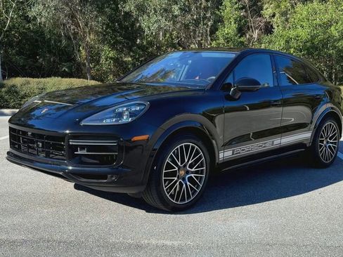 Used 2021 Porsche Cayenne Turbo image 4
