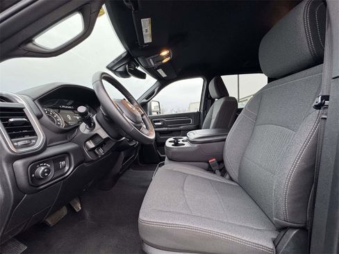 Used 2024 RAM 2500 Big Horn w/ Safety Group image 12