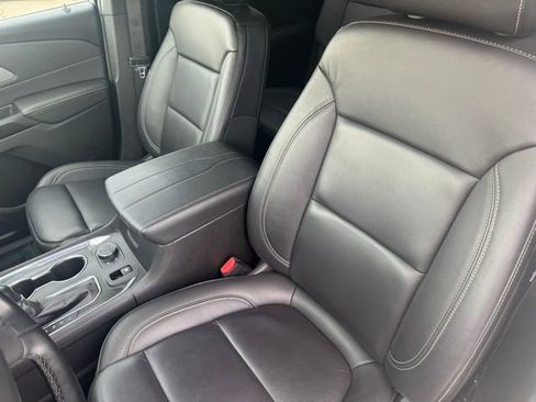 Used 2023 Chevrolet Traverse LT image 6
