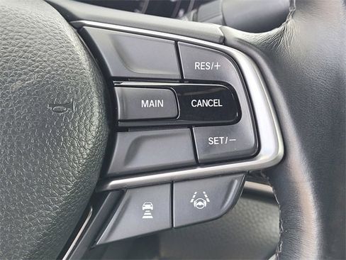 Used 2018 Honda Accord Sport image 19