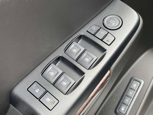 Used 2018 GMC Yukon SLT AWD/4WD image 29