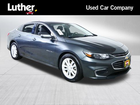 Used 2018 Chevrolet Malibu LT FWD image 1