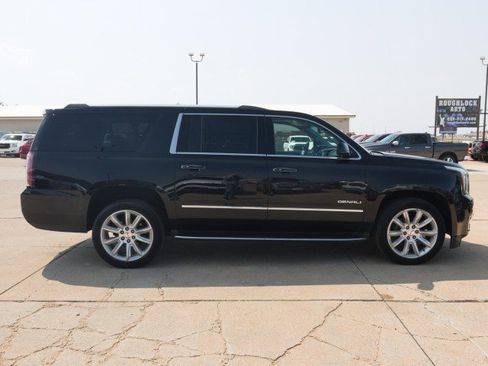 Used 2017 GMC Yukon XL Denali w/ Open Road Package AWD/4WD image 5