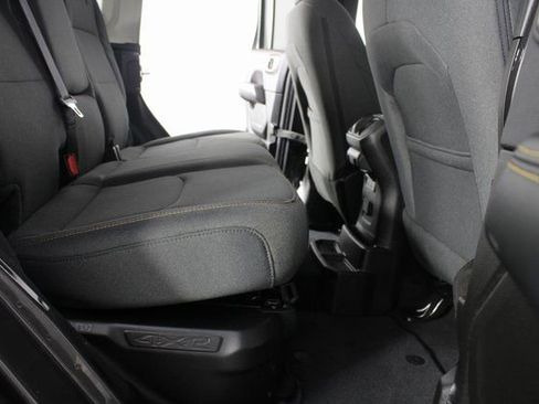 Used 2025 Jeep Wrangler Unlimited Sahara image 18