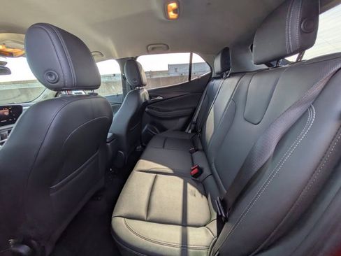 Used 2024 Buick Encore GX Sport Touring image 11