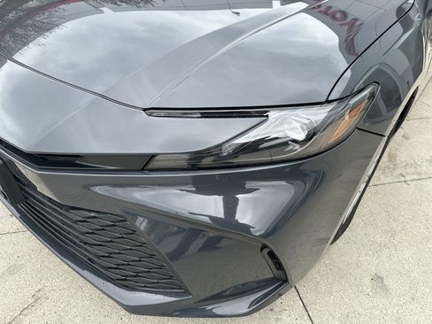 Used 2025 Toyota Camry LE image 3