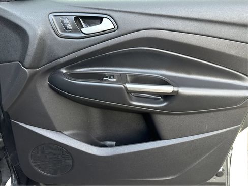 Used 2019 Ford Escape SE FWD image 22