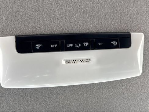 Used 2023 Nissan Kicks SV FWD image 24