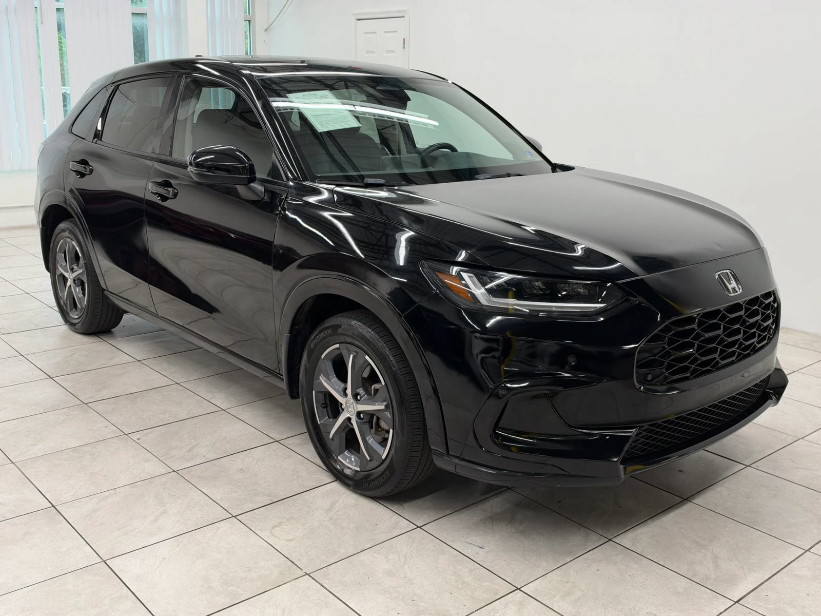 Used 2024 Honda HR-V EX-L image 1