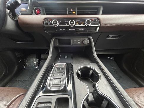 Used 2023 Honda Pilot Elite image 11