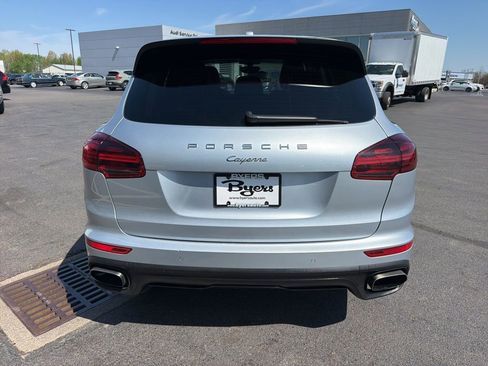 Used 2017 Porsche Cayenne Platinum Edition image 4