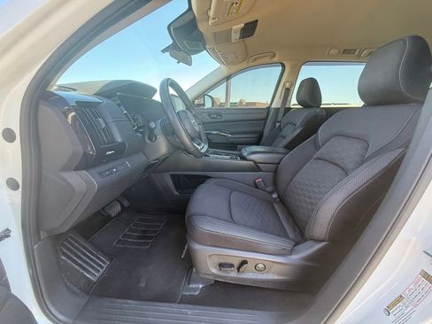 Used 2023 Nissan Pathfinder SV AWD/4WD image 28