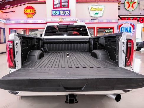 Used 2024 GMC Sierra 3500 Pro w/ Convenience Package image 6