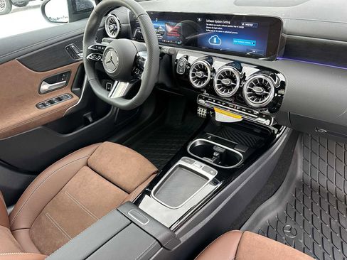 New 2026 Mercedes-Benz CLA 250 4MATIC image 11