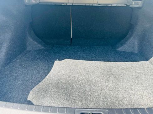 Used 2015 Toyota Corolla LE image 15