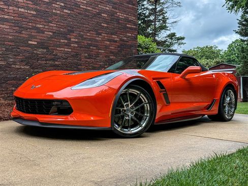 Used 2019 Chevrolet Corvette Grand Sport RWD image 2