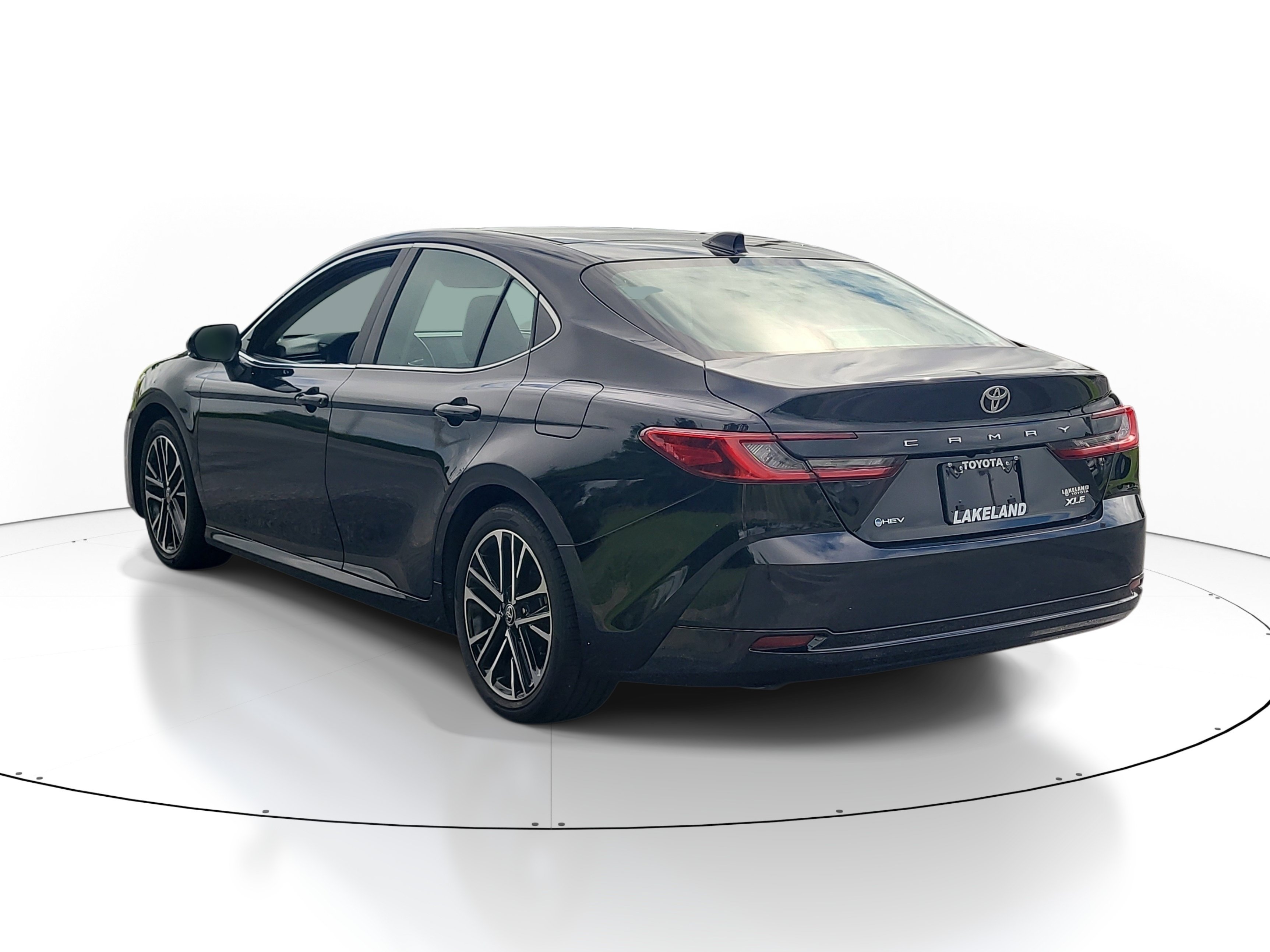 Certified 2025 Toyota Camry XLE FWD image 5