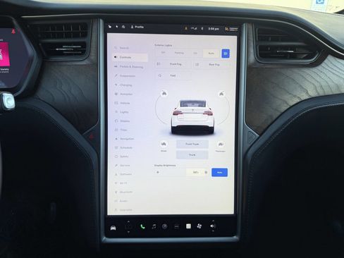 Used 2020 Tesla Model X image 15