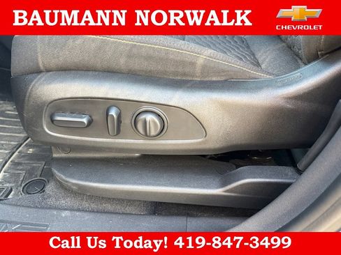 Used 2020 Chevrolet Equinox LT FWD image 26