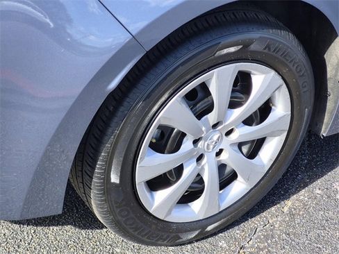 Used 2024 Toyota Corolla LE image 7