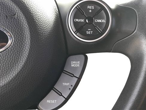 Used 2017 Kia Soul + image 22