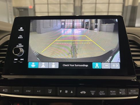 Used 2025 Honda Odyssey Touring image 22