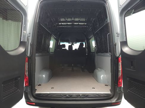 Used 2025 Mercedes-Benz Sprinter 2500 image 27