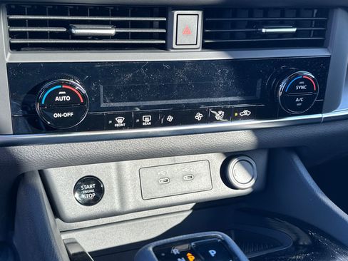 New 2026 Nissan Rogue SV image 31