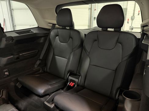 Used 2018 Volvo XC90 T5 Momentum w/ Convenience Package image 31