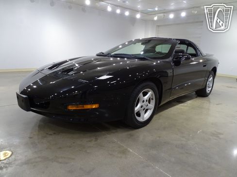 Used 1995 Pontiac Firebird Coupe image 31