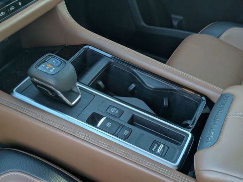 Used 2022 Nissan Pathfinder Platinum w/ Cargo Package image 13