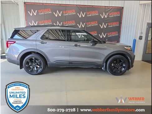 Used 2024 Ford Explorer ST-Line w/ Class IV Trailer Tow Package AWD/4WD image 3