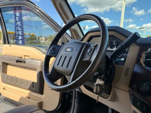 Used 2012 Ford F250 Lariat image 25