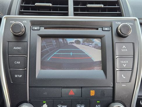 Used 2017 Toyota Camry LE FWD image 12
