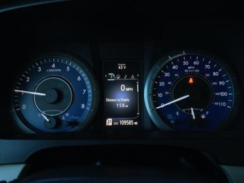 Used 2017 Toyota Sienna XLE image 12