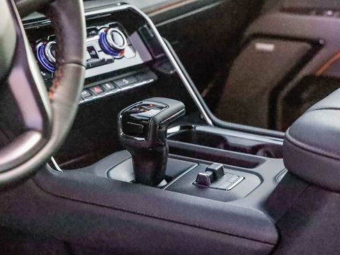 Used 2025 GMC Sierra 1500 AT4 image 19