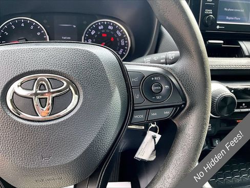 Used 2022 Toyota RAV4 LE AWD/4WD image 17