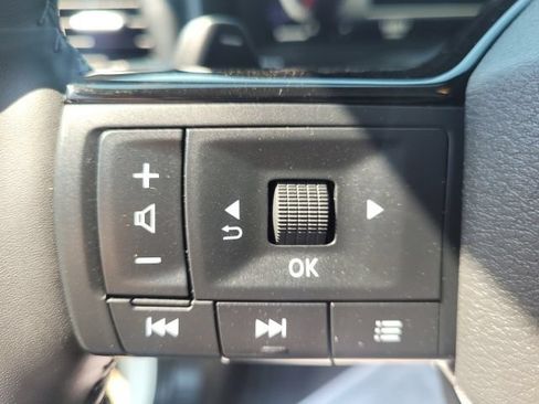 Used 2025 Nissan Rogue Platinum w/ Platinum Premium Package FWD image 14