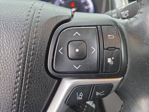 Used 2017 Toyota Highlander Limited AWD/4WD image 27