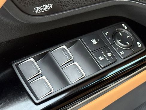 Used 2024 Lexus LX 600 4WD w/ Luxury Package image 21