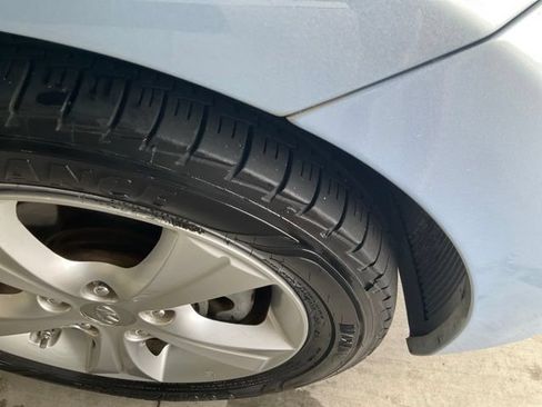 Used 2013 Hyundai Elantra FWD image 24