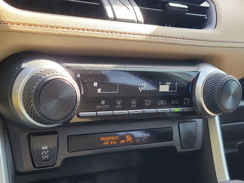 Certified 2022 Toyota RAV4 LE image 24